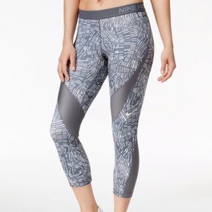 Nike Pro Crops